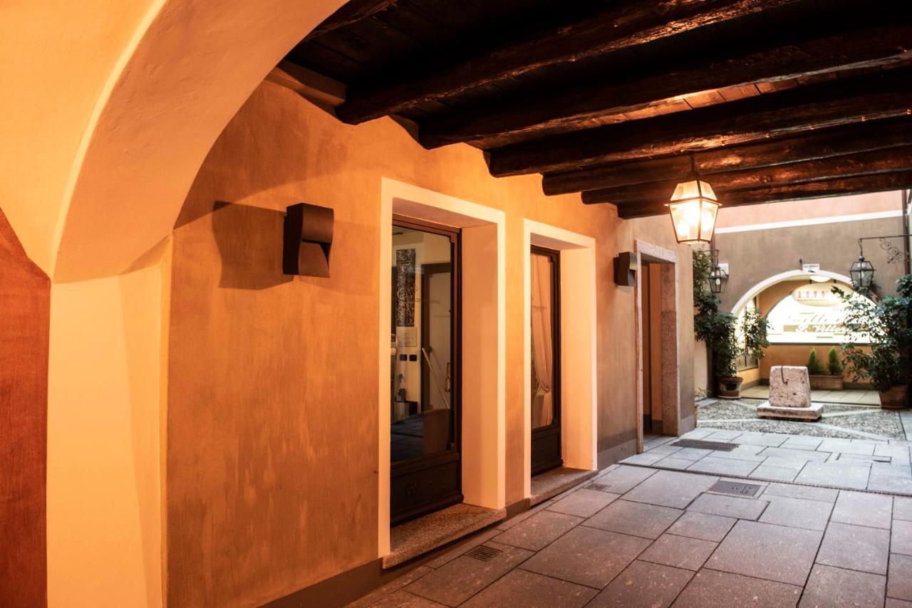 La Contrada Hotel